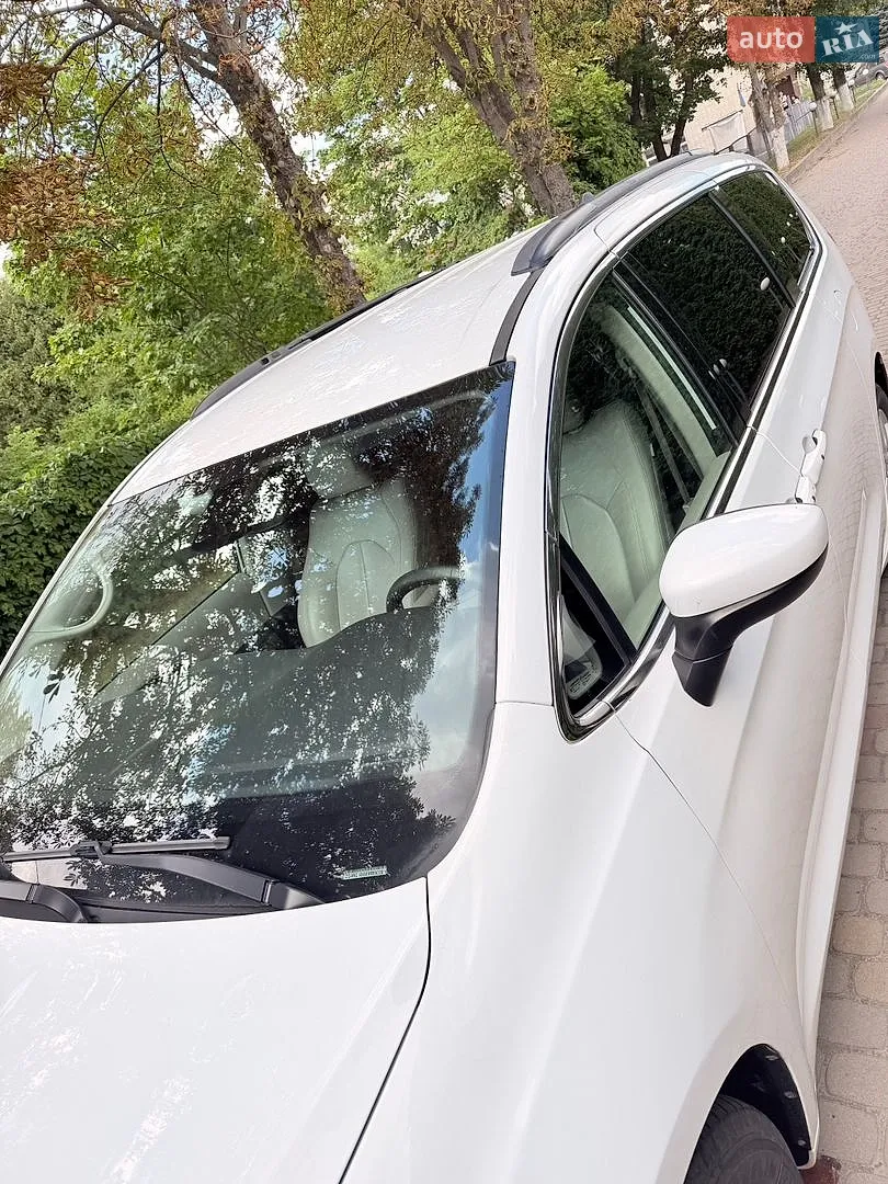 2020 Chrysler Voyager - мініатюра 11