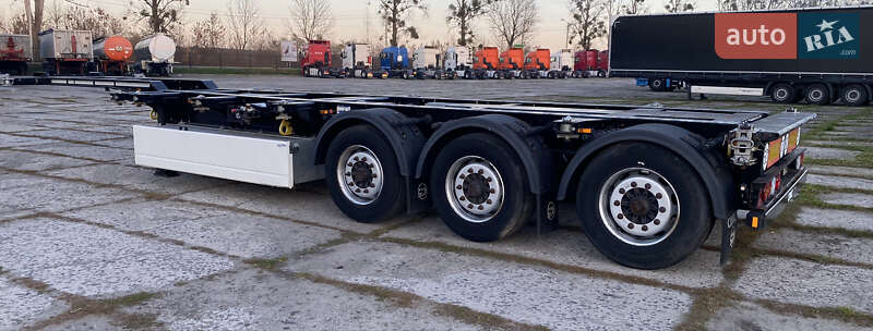 Контейнеровоз напівпричіп CIMC SilverGreen SG 03 2016 в Жовкві