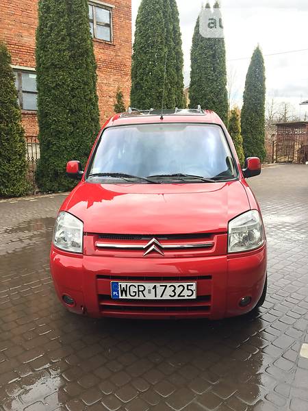 Грузопассажирский фургон Citroen Berlingo 2006 в Городке