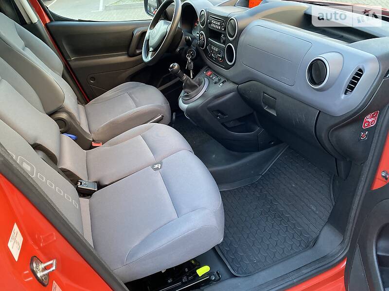 Вантажопасажирський фургон Citroen Berlingo 2016 в Луцьку