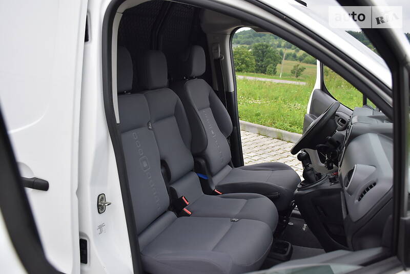 Вантажопасажирський фургон Citroen Berlingo 2015 в Дрогобичі