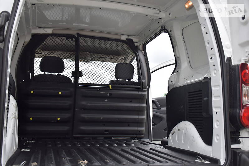 Вантажопасажирський фургон Citroen Berlingo 2015 в Дрогобичі