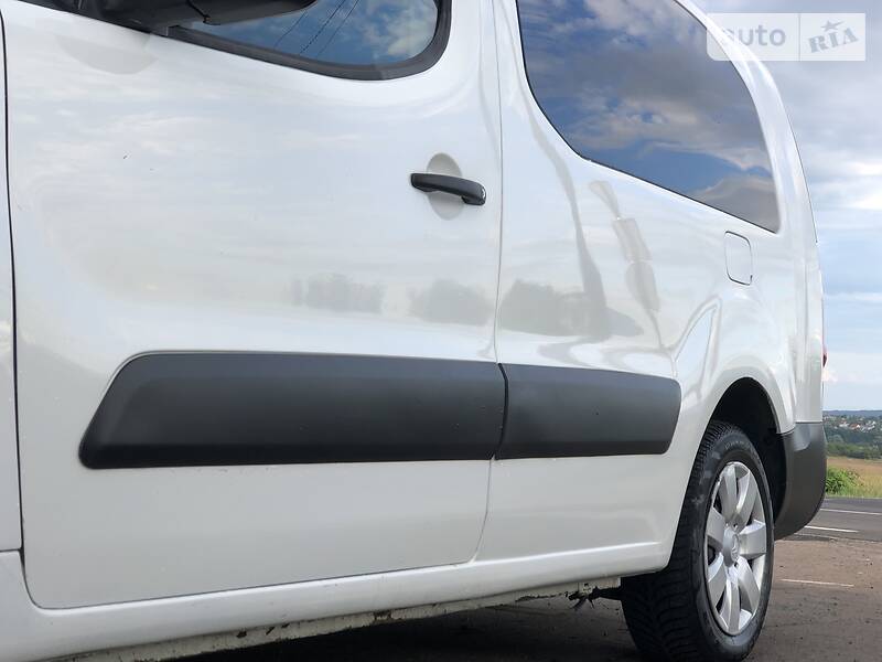 Вантажопасажирський фургон Citroen Berlingo 2011 в Дрогобичі