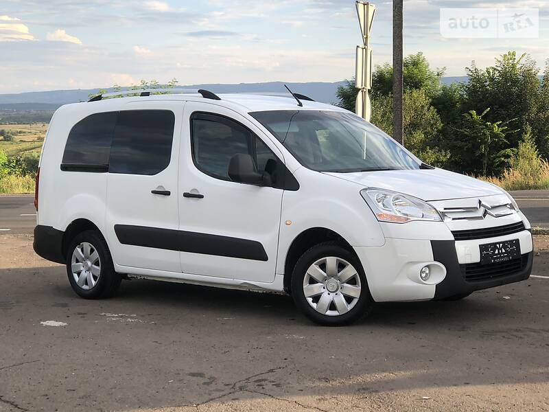 Вантажопасажирський фургон Citroen Berlingo 2011 в Дрогобичі