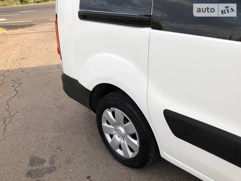 Вантажопасажирський фургон Citroen Berlingo 2011 в Дрогобичі