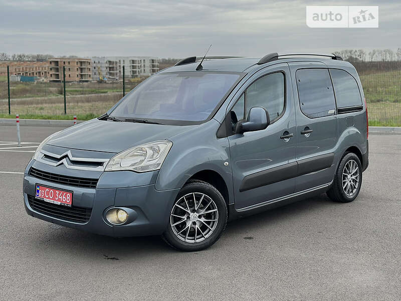 Минивэн Citroen Berlingo 2010 в 