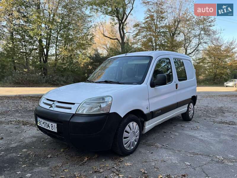 Вантажний фургон Citroen Berlingo 2003 в Трускавці