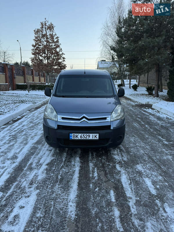 Вантажний фургон Citroen Berlingo 2010 в Рівному