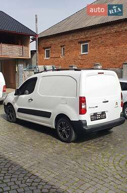 Вантажний фургон Citroen Berlingo 2012 в Іршаві