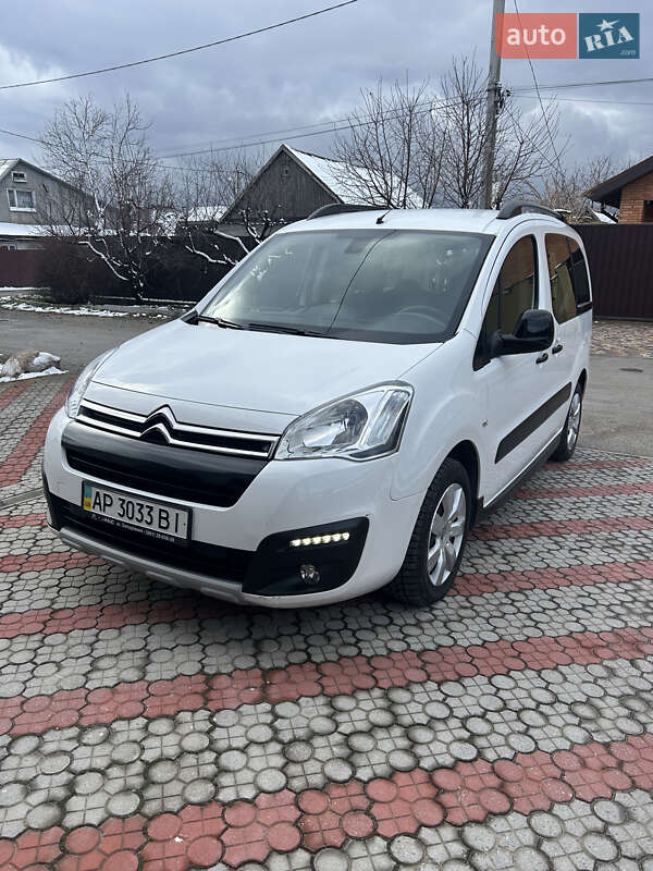 Минивэн Citroen Berlingo 2015 в 