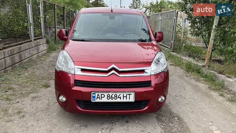 Минивэн Citroen Berlingo 2011 в 