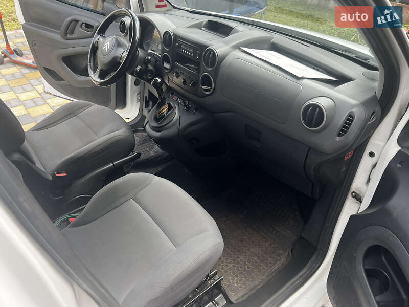 Вантажний фургон Citroen Berlingo 2012 в Львові