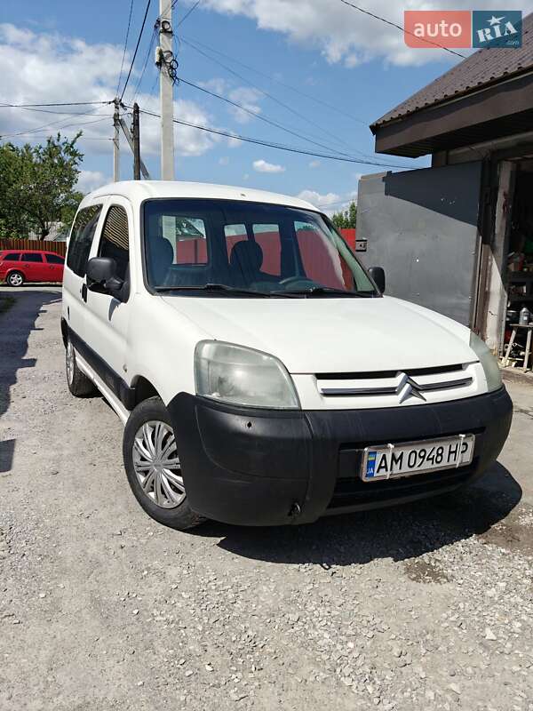 Грузовой фургон Citroen Berlingo 2003 в 