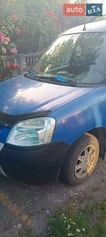 Минивэн Citroen Berlingo 2004 в Петропавловской Борщаговке