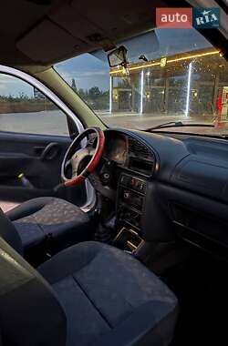 Грузопассажирский фургон Citroen Berlingo 2002 в 