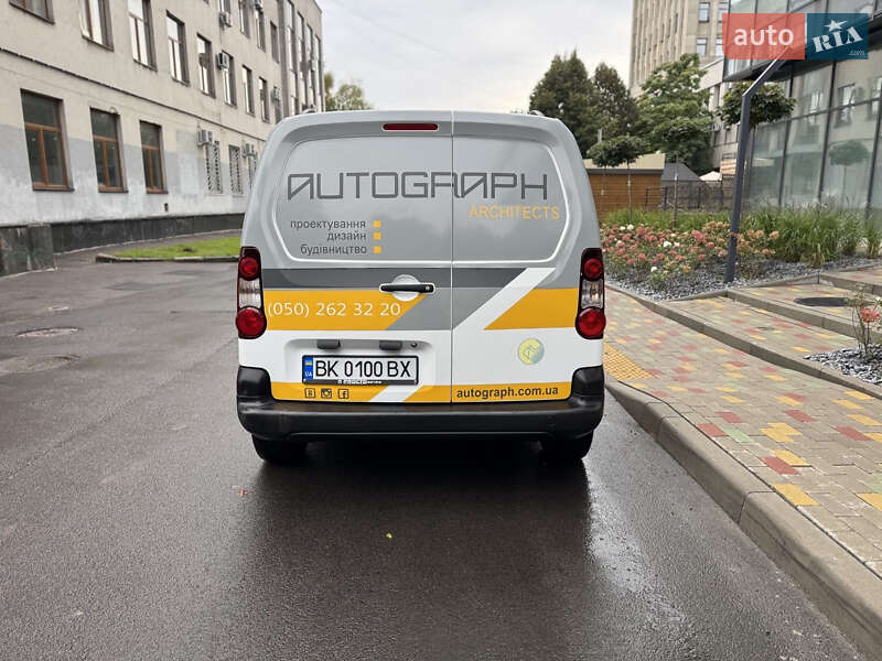 Вантажний фургон Citroen Berlingo 2015 в Рівному