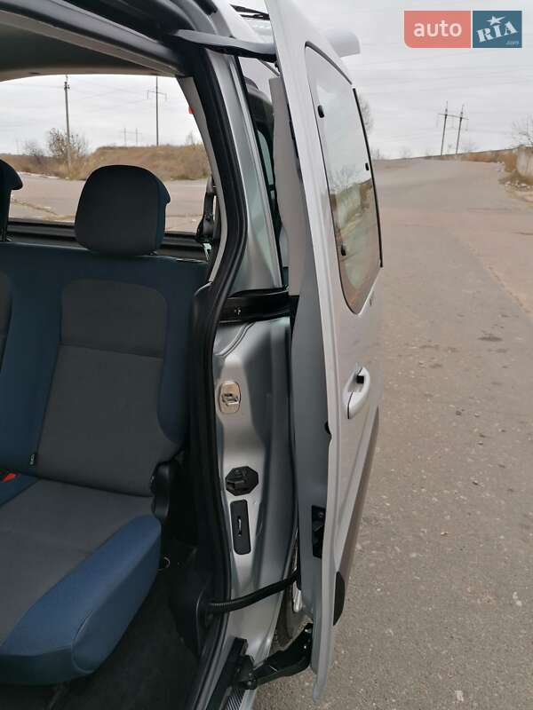 Минивэн Citroen Berlingo 2010 в Латовке