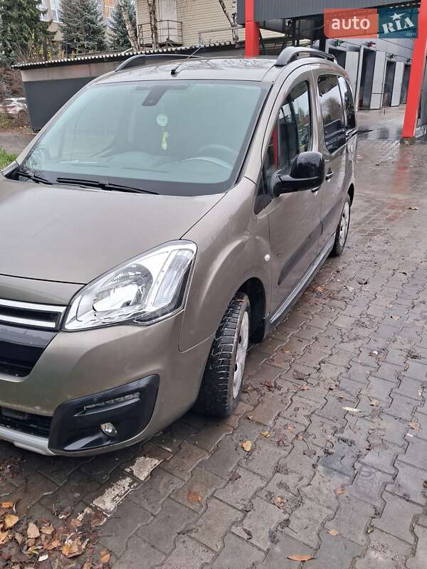 Мінівен Citroen Berlingo 2016 в Чемерівцях