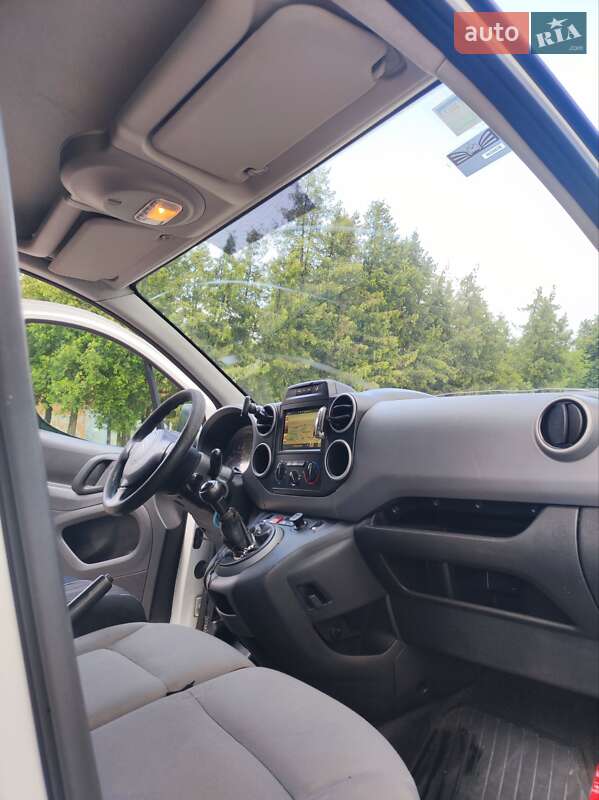 Грузовой фургон Citroen Berlingo 2015 в Львове