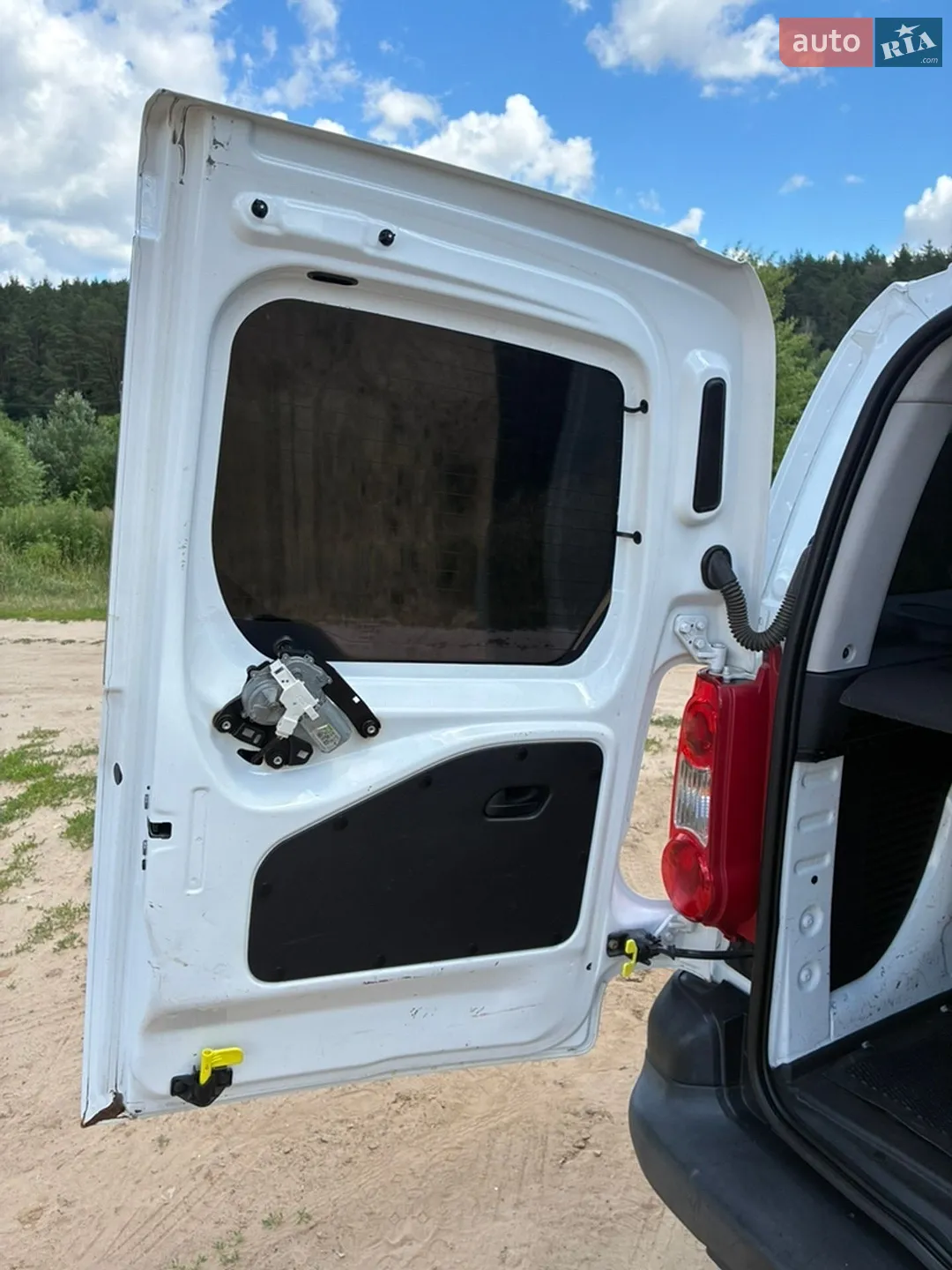 2011 Citroen Berlingo - мініатюра 24