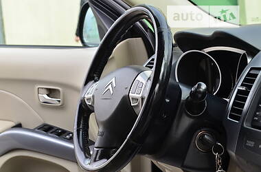 Позашляховик / Кросовер Citroen C-Crosser 2009 в 