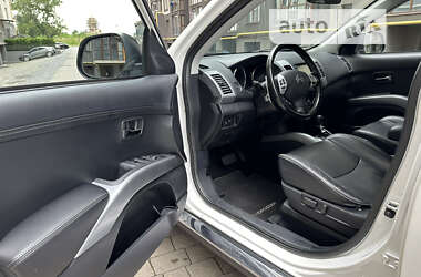 Позашляховик / Кросовер Citroen C-Crosser 2011 в 
