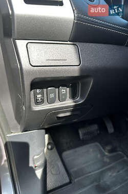 Позашляховик / Кросовер Citroen C-Crosser 2010 в 