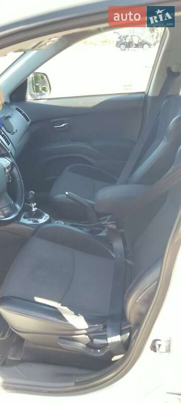 Позашляховик / Кросовер Citroen C-Crosser 2010 в Надвірній фото 16 Позашляховик / Кросовер Citroen C-Crosser 2010 в Надвірній