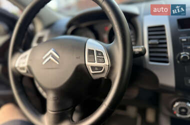 Позашляховик / Кросовер Citroen C-Crosser 2010 в 