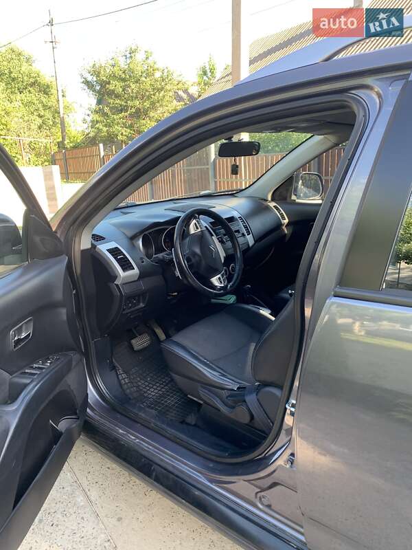 Позашляховик / Кросовер Citroen C-Crosser 2009 в Чернівцях