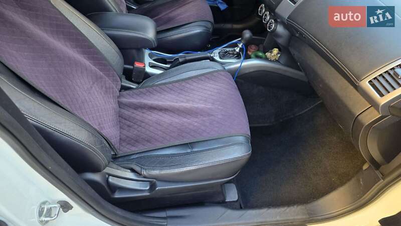 Позашляховик / Кросовер Citroen C-Crosser 2010 в Чернігові