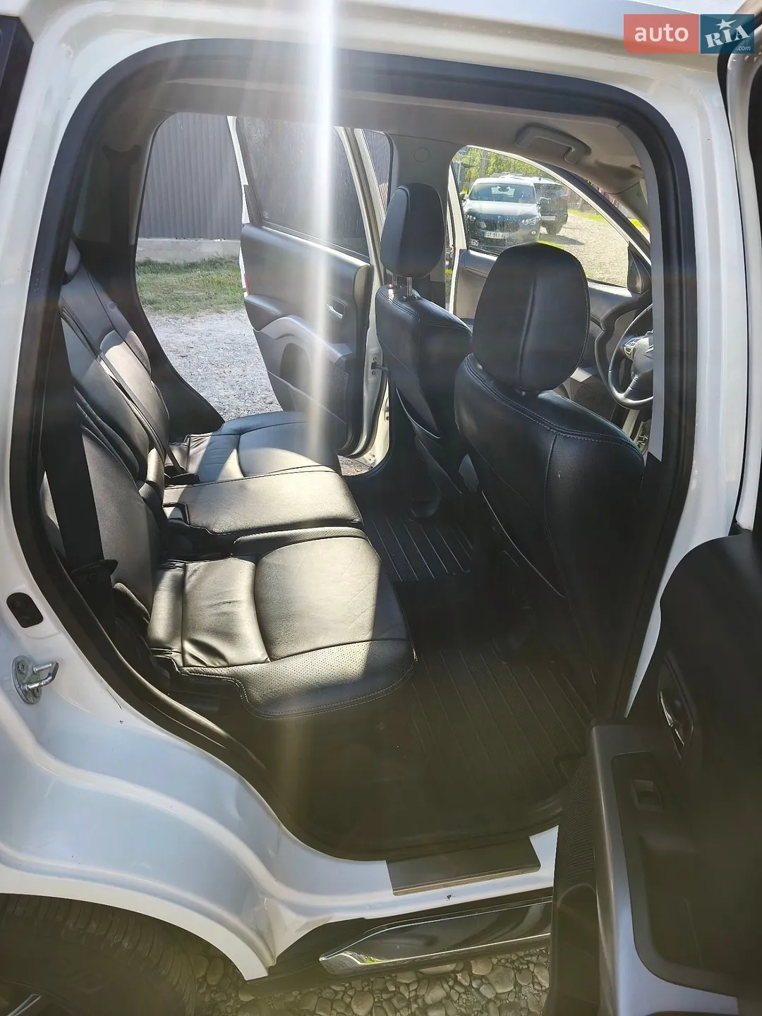 2010 Citroen C-Crosser - мініатюра 23