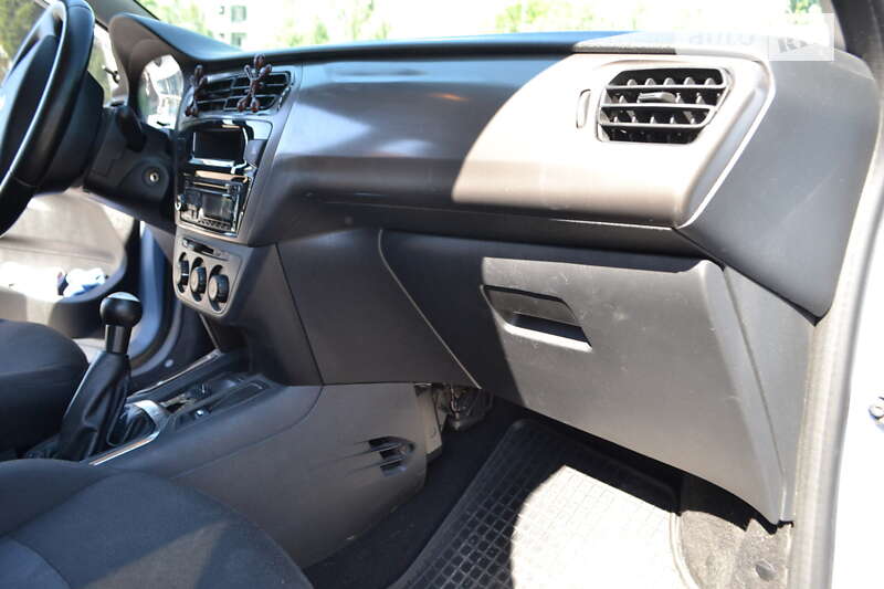 Седан Citroen C-Elysee 2013 в Рівному