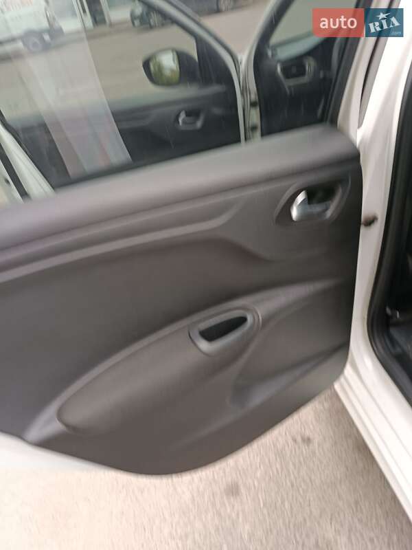 Седан Citroen C-Elysee 2016 в Львове