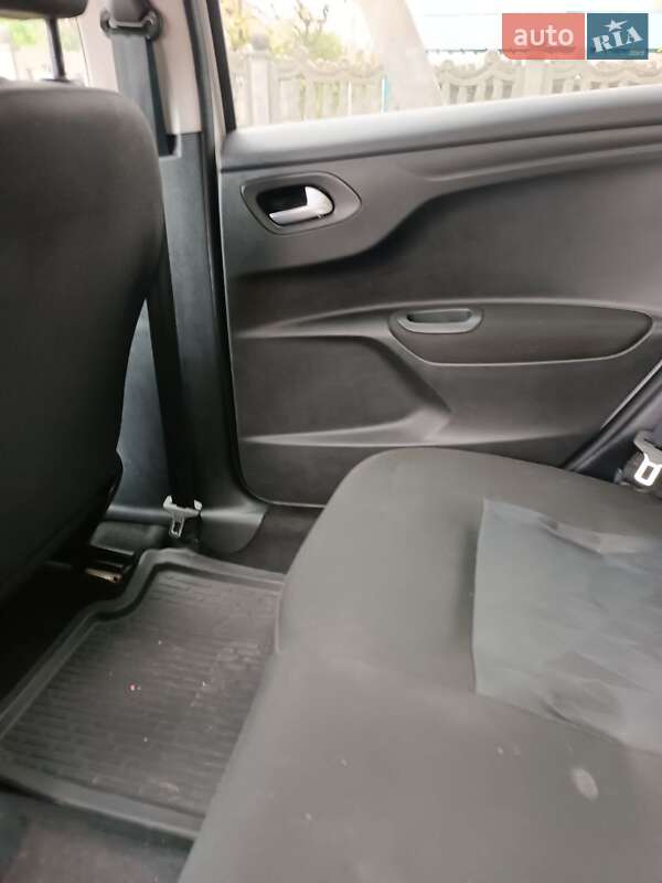 Седан Citroen C-Elysee 2016 в Львове