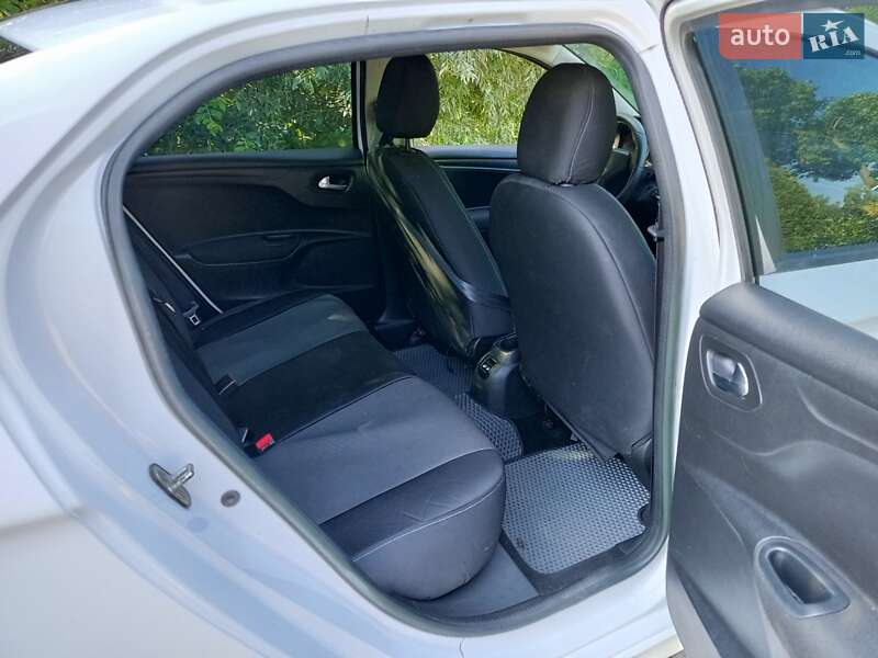 Седан Citroen C-Elysee 2013 в Львове