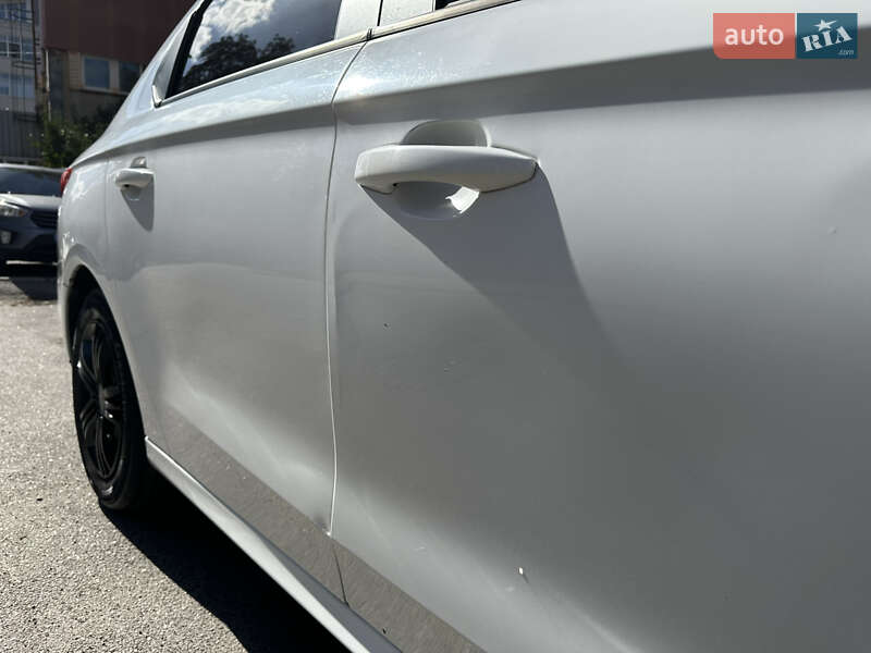 Седан Citroen C-Elysee 2013 в Киеве