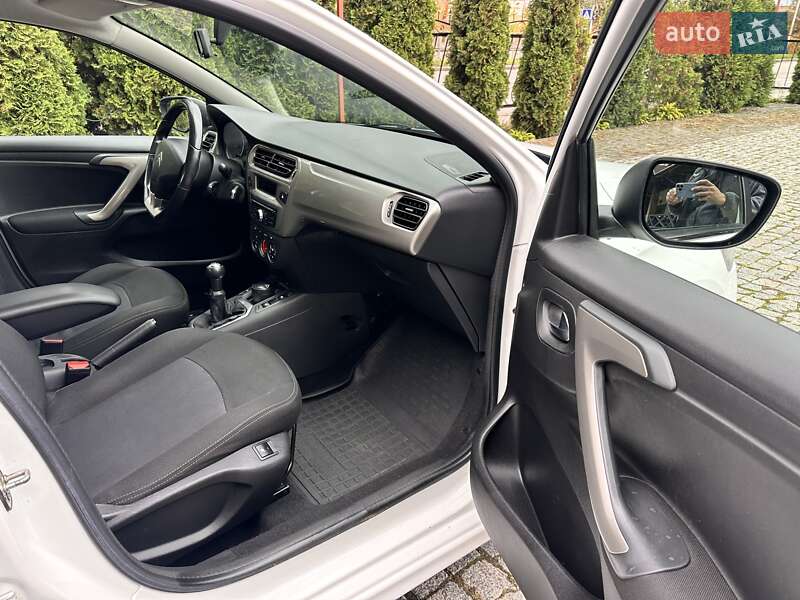 Седан Citroen C-Elysee 2017 в Киеве фото 16 Седан Citroen C-Elysee 2017 в Киеве