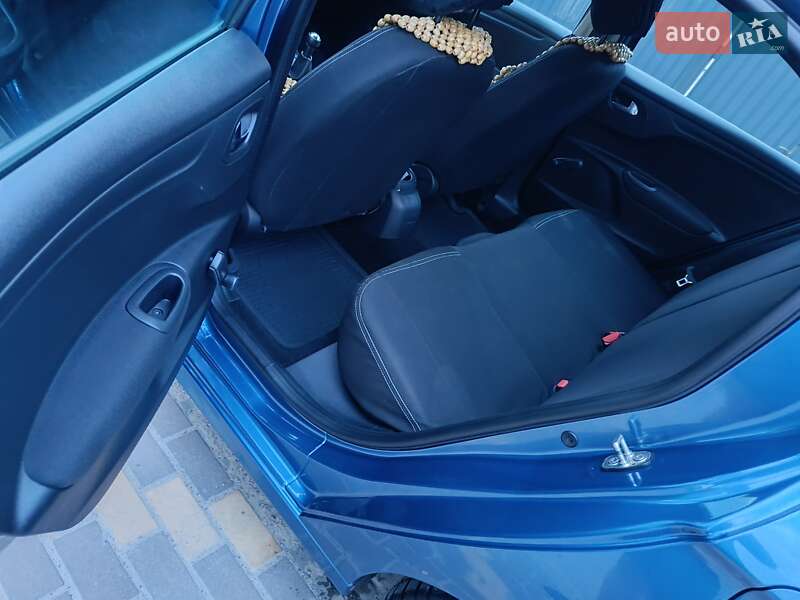 Седан Citroen C-Elysee 2013 в Києві