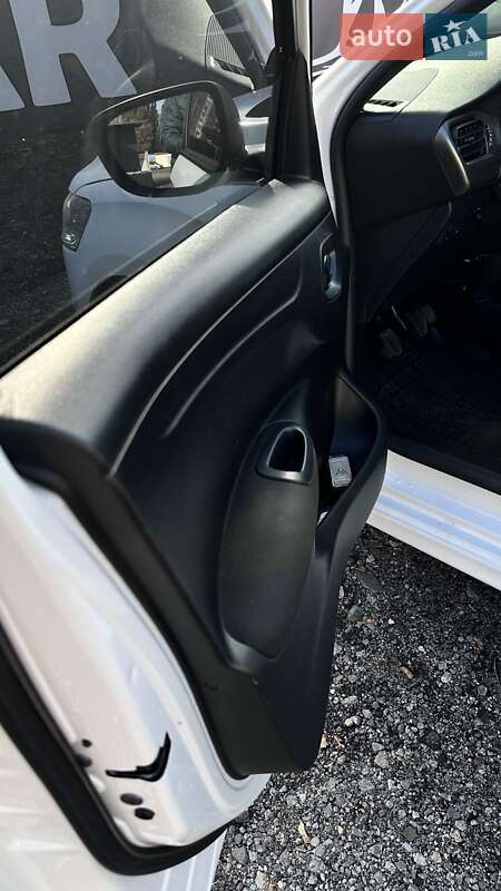 Седан Citroen C-Elysee 2014 в Харкові фото 17 Седан Citroen C-Elysee 2014 в Харкові