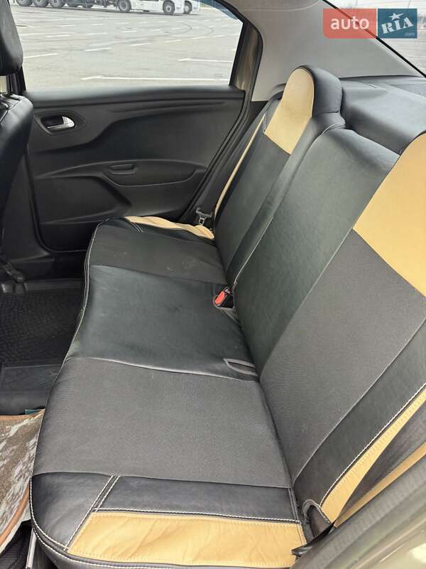 Седан Citroen C-Elysee 2015 в Києві фото 13 Седан Citroen C-Elysee 2015 в Києві