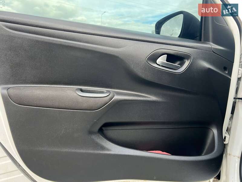 Седан Citroen C-Elysee 2013 в Львове фото 15 Седан Citroen C-Elysee 2013 в Львове