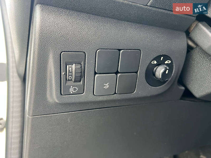 Седан Citroen C-Elysee 2013 в Львове фото 20 Седан Citroen C-Elysee 2013 в Львове