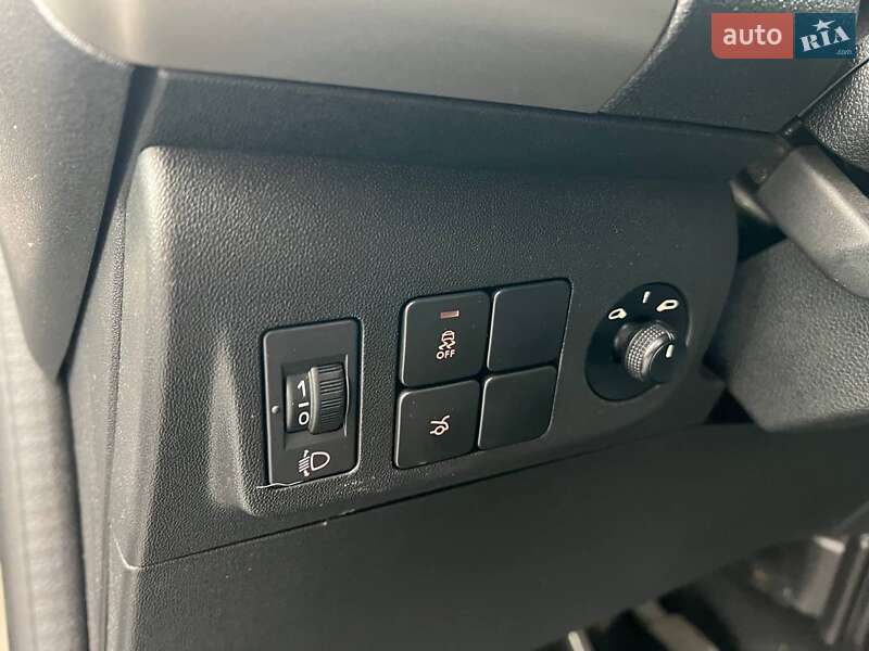 Седан Citroen C-Elysee 2018 в Львове