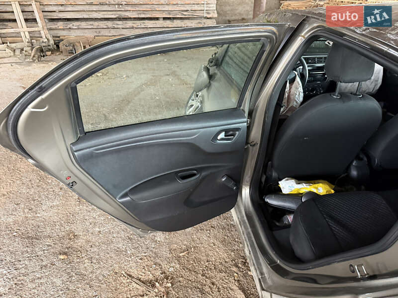 Седан Citroen C-Elysee 2013 в Вижнице фото 10 Седан Citroen C-Elysee 2013 в Вижнице