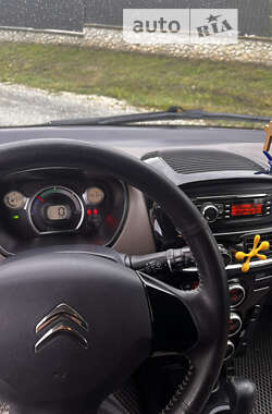Хэтчбек Citroen C-Zero 2012 в 