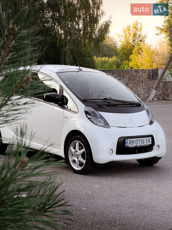 Хэтчбек Citroen C-Zero 2012 в 