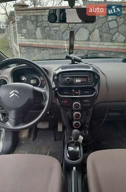 Хэтчбек Citroen C-Zero 2011 в 