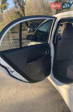 Хэтчбек Citroen C-Zero 2012 в 