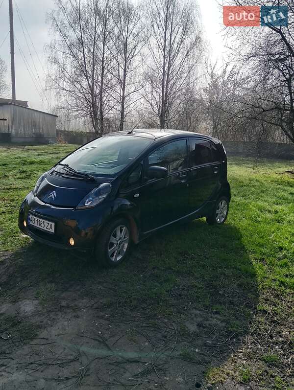 Хэтчбек Citroen C-Zero 2011 в 